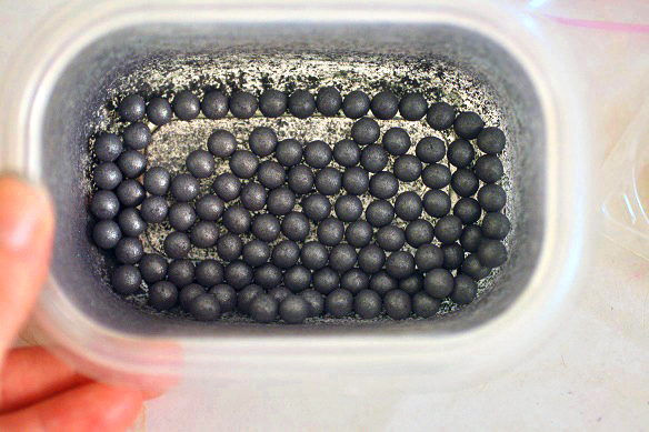 black-edible-pearls