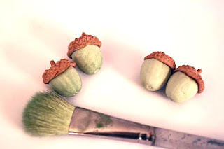 gumpaste acorns
