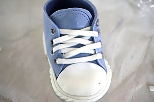 gumpaste baby shoes