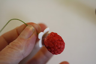 gumpaste raspberry