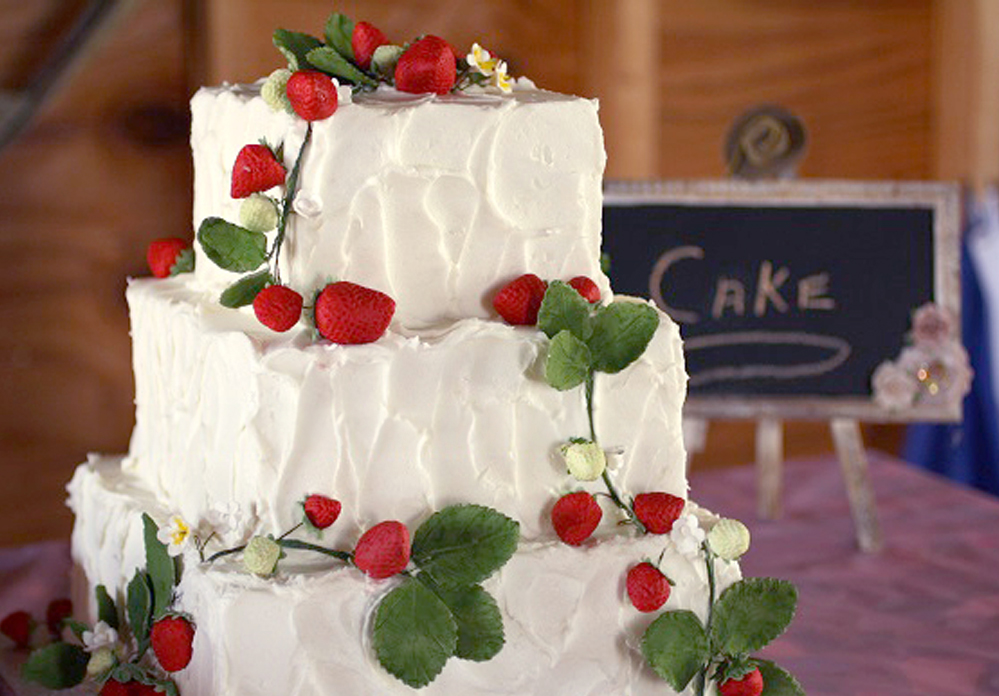 rustic square cake with gumpaste strawberries