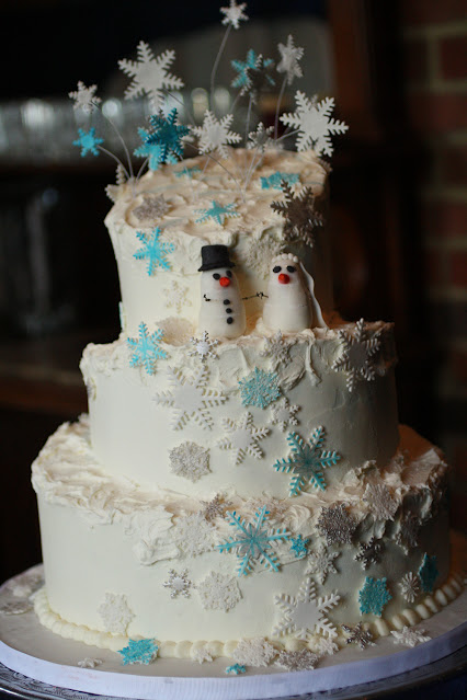 topsy turvy snowflake wedding cake
