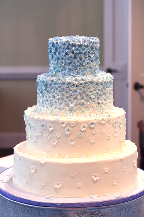 blue ombre flowers cake
