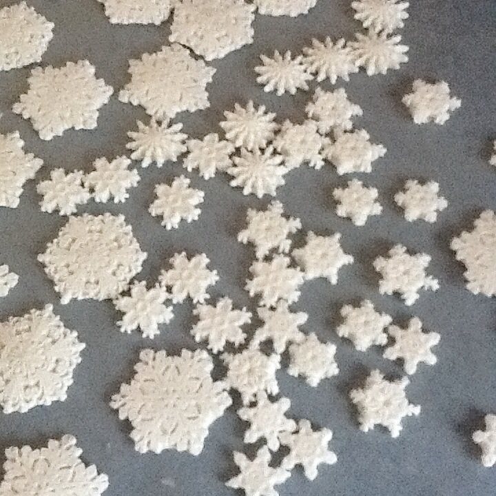 gumpaste snowflakes