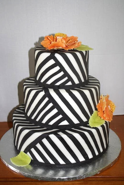 stripey cake wedding black and white