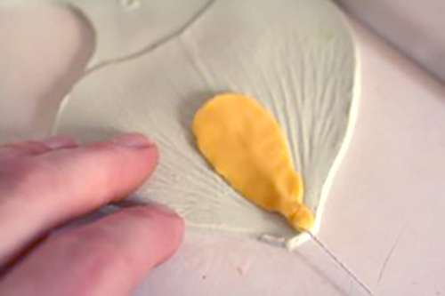 How to make a gumpaste daffodil flower veining press