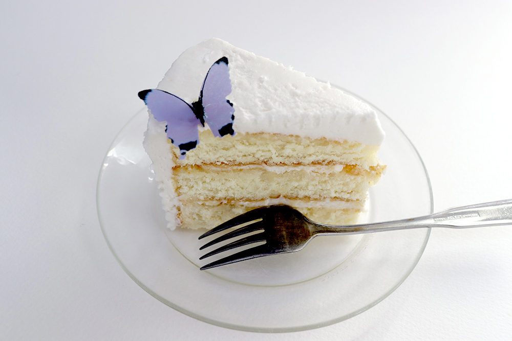 slice of cake clear plate