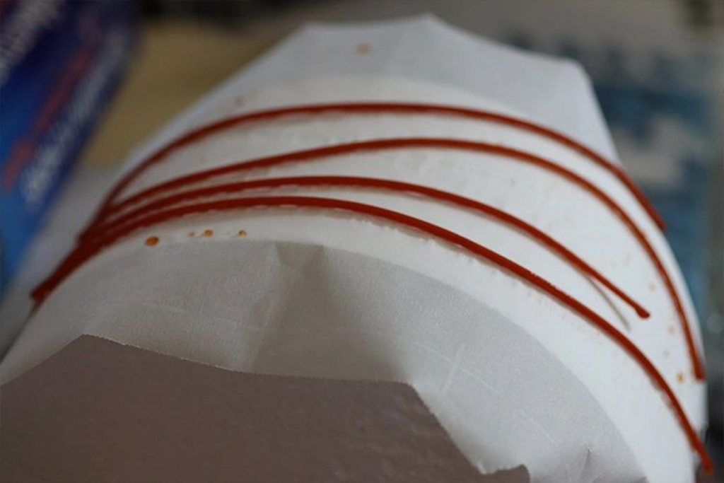 dry the noodles in a curved shape