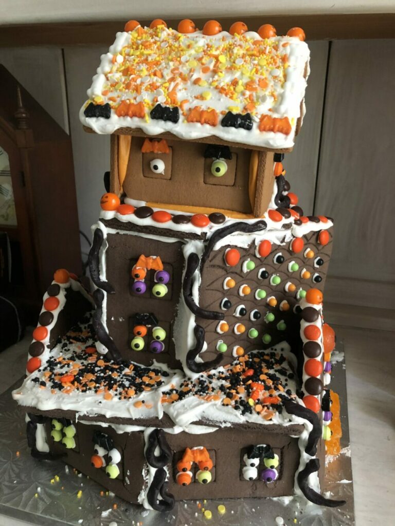 halloween haunted house gingerbread house