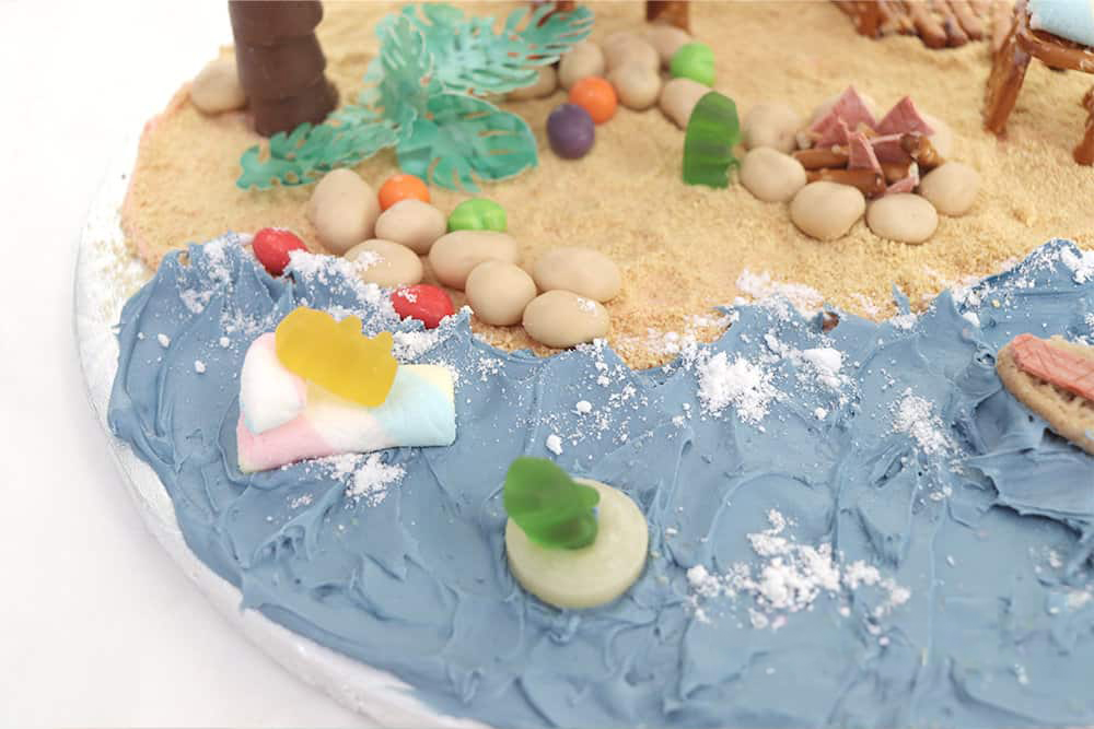 beach-themed-gingerbread-house ocean and sand